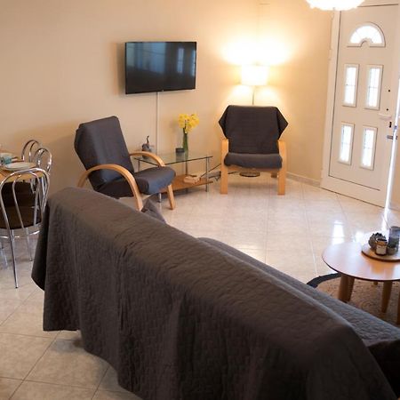 Silene Luxury Apartment Néa Péramos Exteriör bild