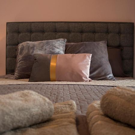 Silene Luxury Apartment Néa Péramos Exteriör bild