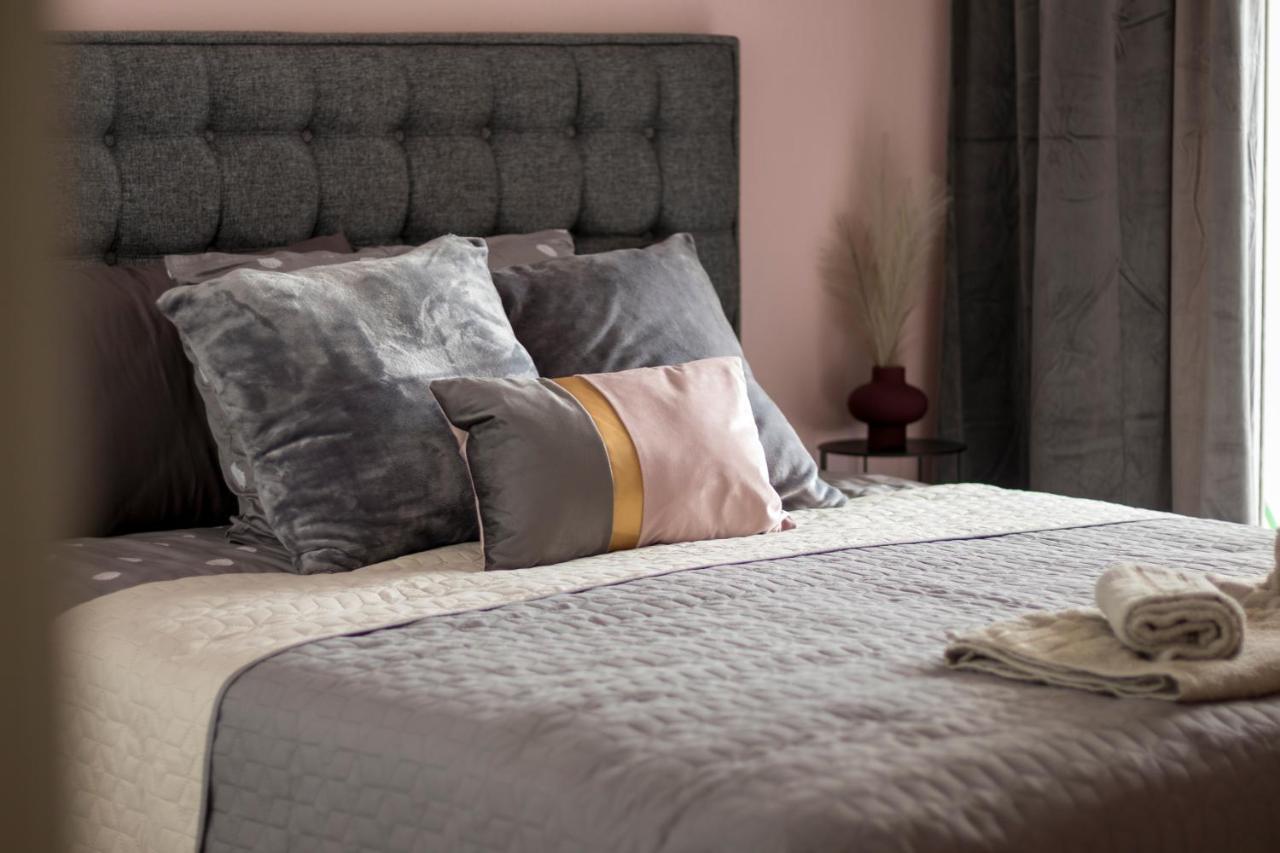 Silene Luxury Apartment Néa Péramos Exteriör bild