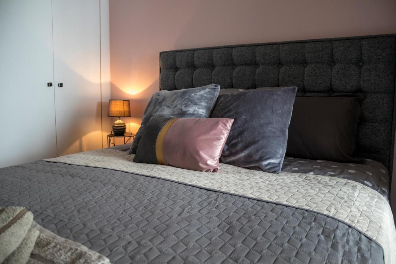 Silene Luxury Apartment Néa Péramos Exteriör bild