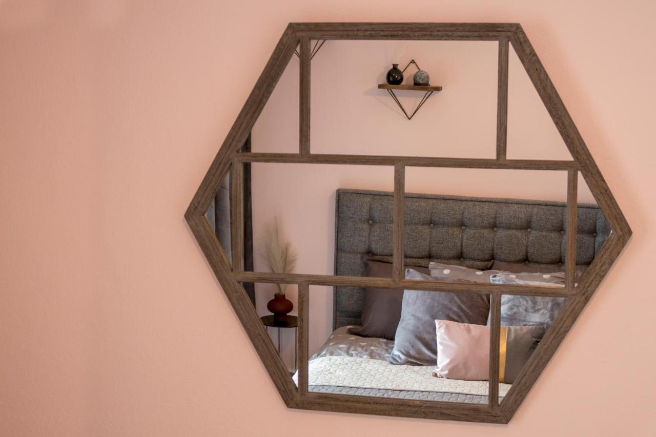 Silene Luxury Apartment Néa Péramos Exteriör bild