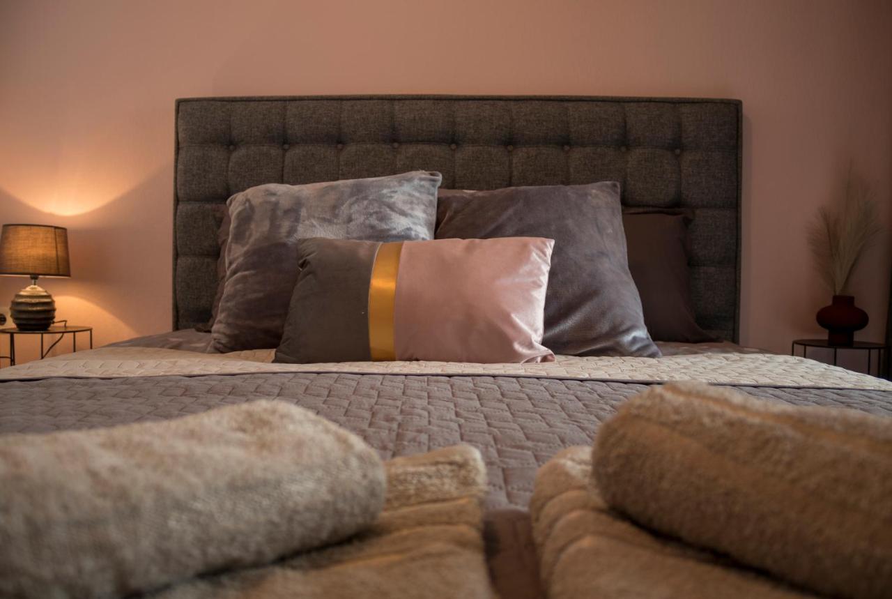 Silene Luxury Apartment Néa Péramos Exteriör bild